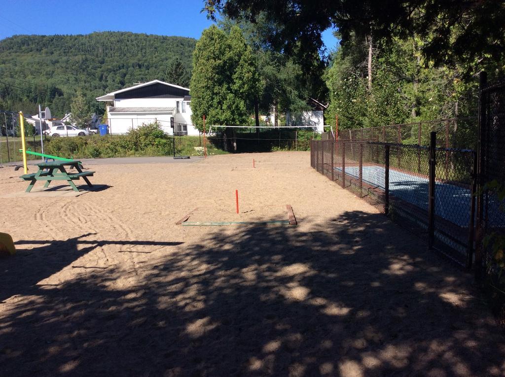 Camping Le 4 Chemins L'Anse-Saint-Jean Bilik gambar