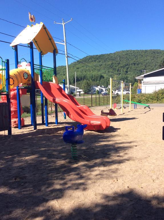Camping Le 4 Chemins L'Anse-Saint-Jean Bilik gambar