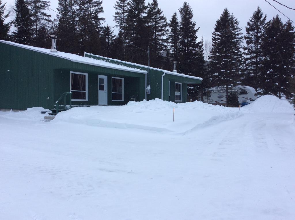 Camping Le 4 Chemins L'Anse-Saint-Jean Luaran gambar